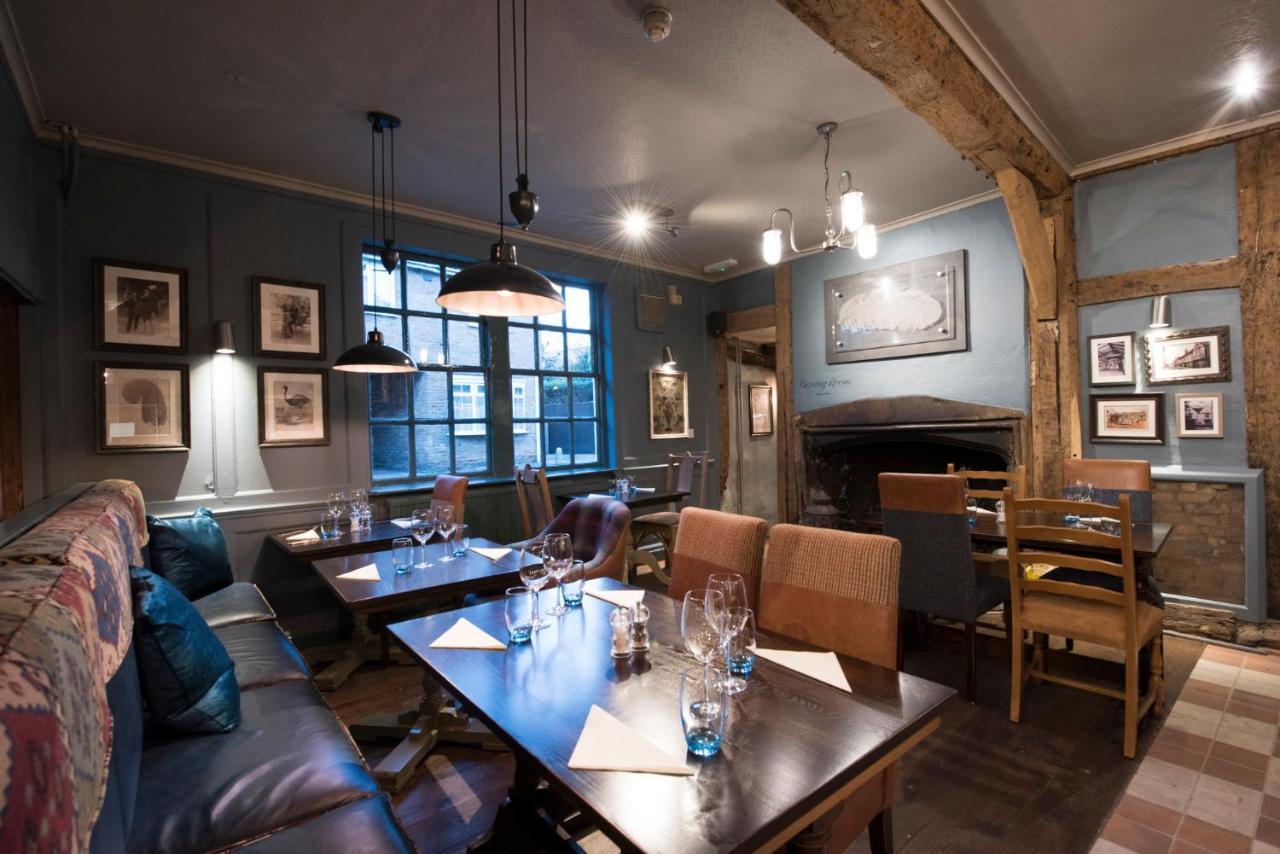 The Ostrich Inn Colnbrook London Heathrow Слау Экстерьер фото