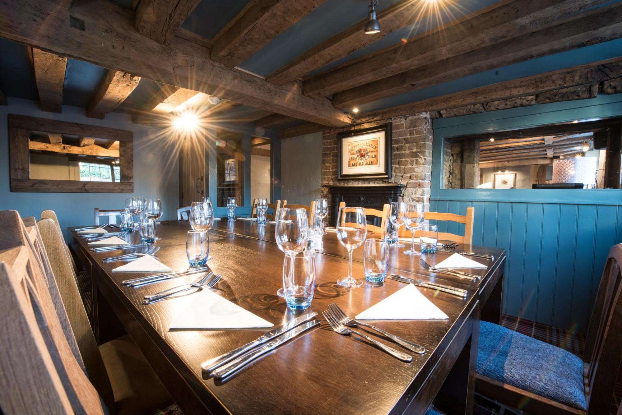 The Ostrich Inn Colnbrook London Heathrow Слау Экстерьер фото