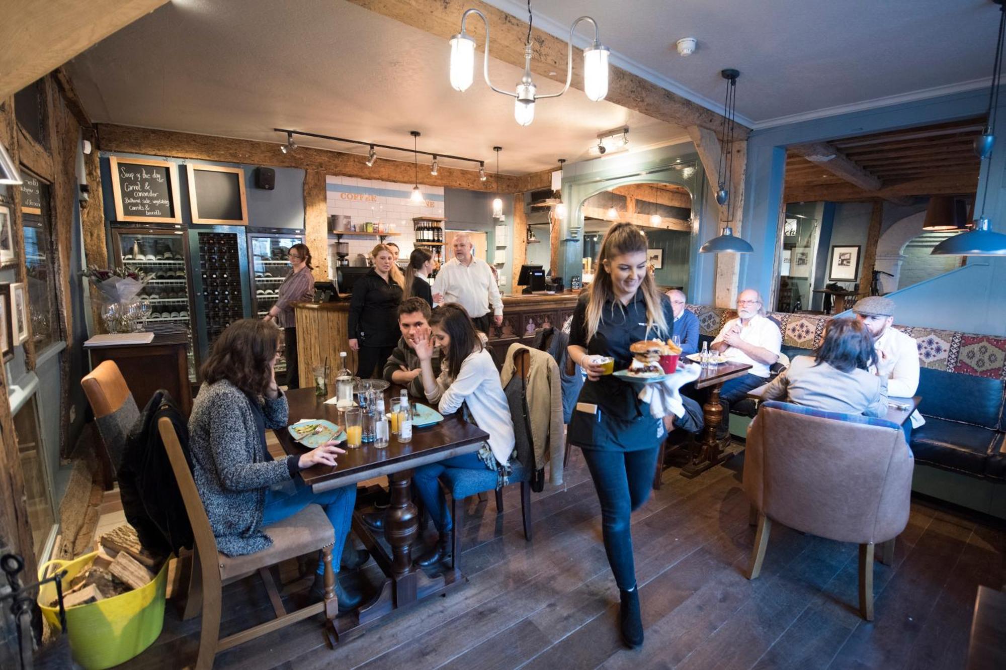 The Ostrich Inn Colnbrook London Heathrow Слау Экстерьер фото