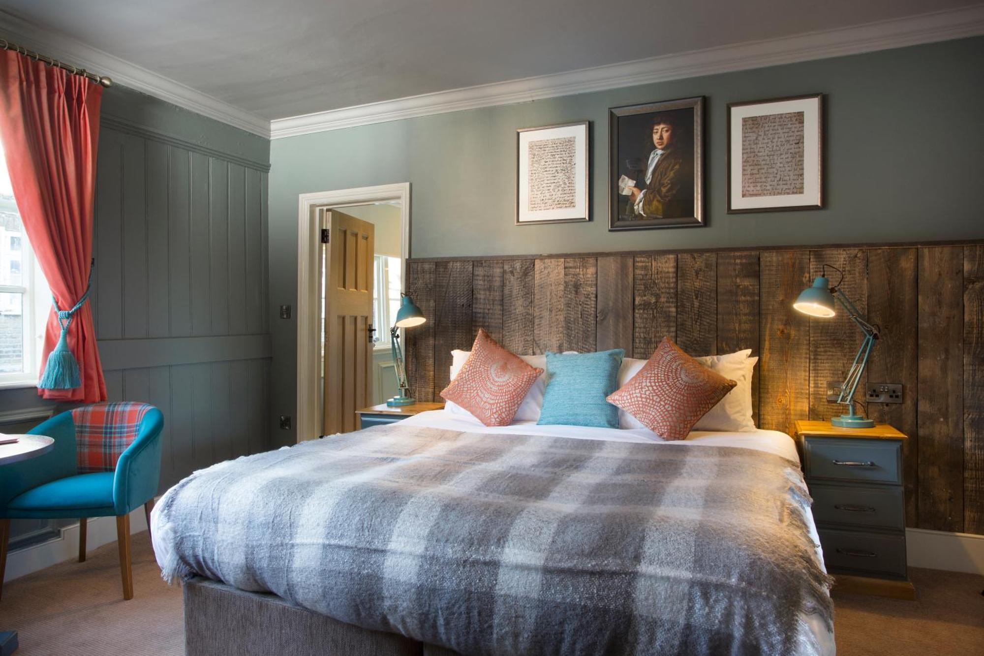 The Ostrich Inn Colnbrook London Heathrow Слау Номер фото