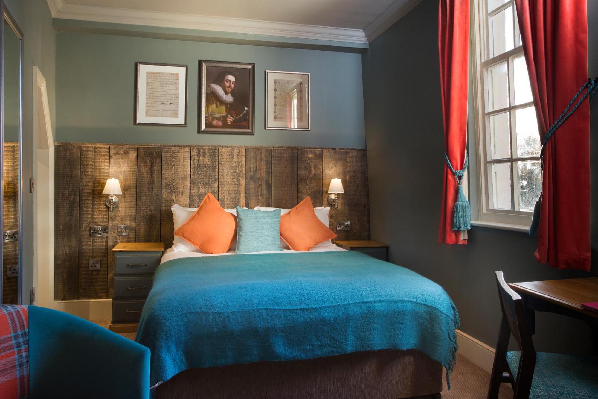 The Ostrich Inn Colnbrook London Heathrow Слау Номер фото