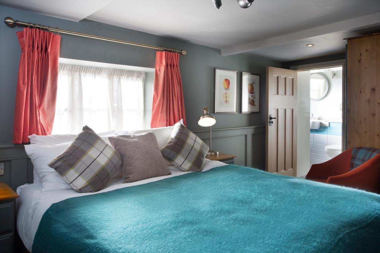 The Ostrich Inn Colnbrook London Heathrow Слау Экстерьер фото